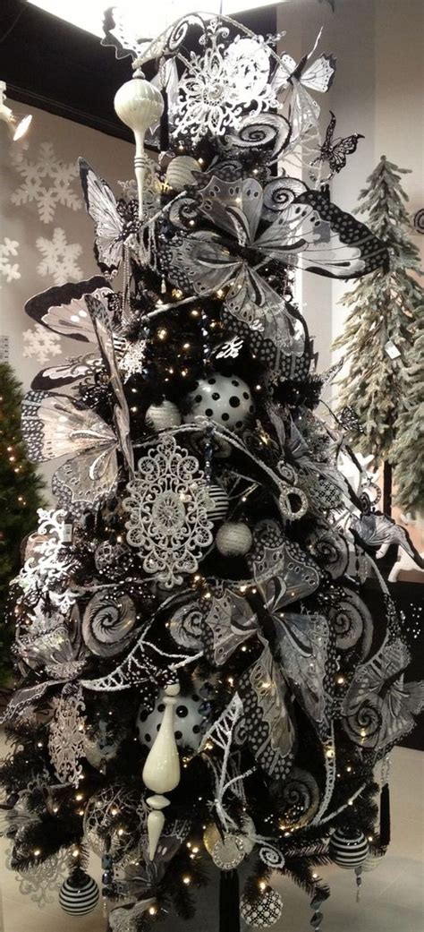 Unique And Unusual Black Christmas Tree Decoration Ideas 33