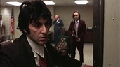 Dog Day Afternoon movie review (1975) | Roger Ebert