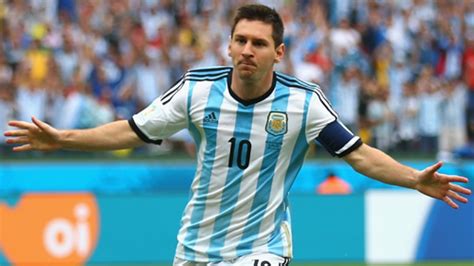 The 2018 world cup in russia is messi's fourth. Football: Lionel Messi stuns fans by showing off new ...