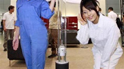 Japans Rin Standing Speaker Emphasizes Visual Quality Over Sound Quality
