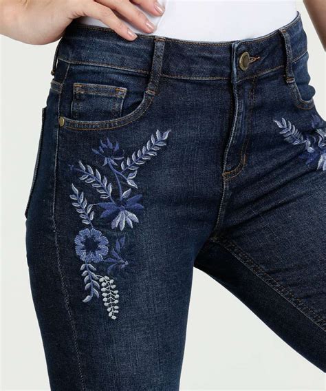 Calça Feminina Jeans Bordado Flores Skinny Marisa Marisa