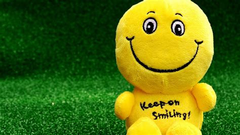 Download Wallpaper 1920x1080 Smiley Happy Toy Funny