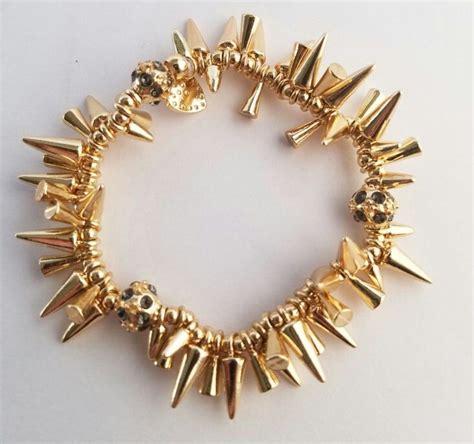 Pin By Elsa Moye On Apartment Ideas Jewelry Gold Bracelet Gold