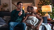 E.T. and Henry Thomas' Elliott reunite 37 years later in Xfinity ...