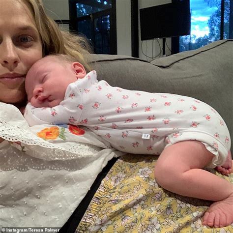 Teresa Palmer Naked In The Bathtub With Newborn Daughter Poet Daily