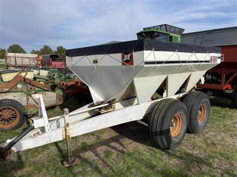 Willmar S600 Pull Type Fertilizer Spreader 6950 Machinery Pete