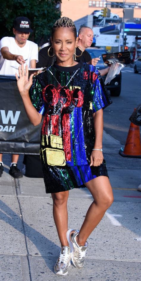 Excuse Me But Jada Pinkett Smith Is So Glam In This Go Fug Yourself