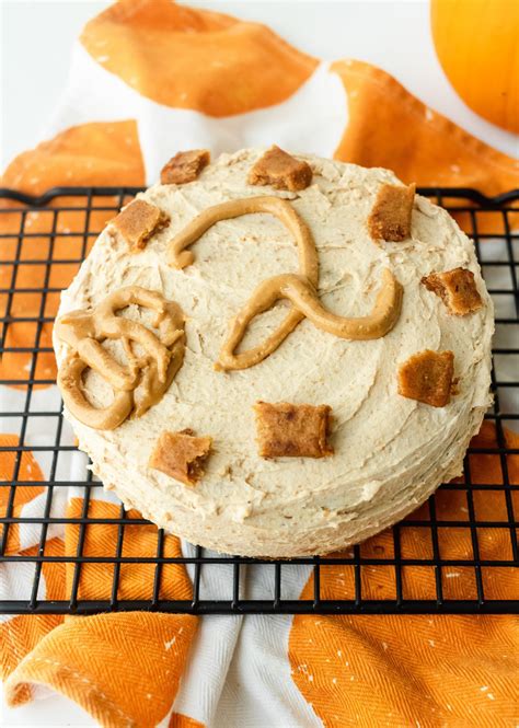 Perfect, because a birthday cake or pupcake is just what they need (why not?). healthy-dog-cake-recipe | Once Upon a Pumpkin
