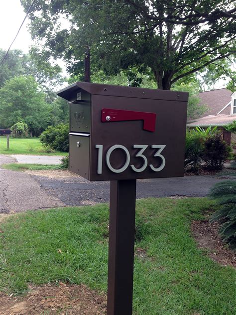 Our mailbox numbering service is a great (and inexpensive) way to add your house number to your mailbox. Mid Century Modern Mailbox: Design and Color Options - HomesFeed