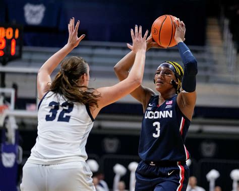 Uconn Womens Basketball Managing A Season Unlike Any Other