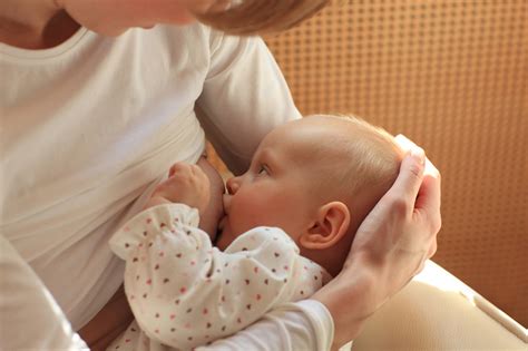 New Moms The Advantages Of Breast Feeding Estilo De Vida Bienestar Univision