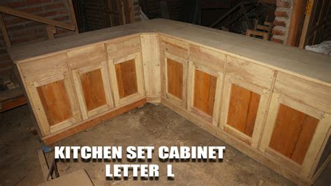 Ada beberapa macam pembagian kabinet dapur. 27+ Kumpulan Model Pintu Meja Dapur Dari Kayu Tahun Ini ...