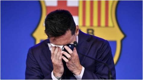 Lionel Messi Breaks Down In Tears At Fc Barcelona Press Conference Farewell