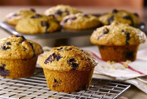 Is your pooch in need of low fat dog food? Low-Fat Blueberry Muffins Recipe
