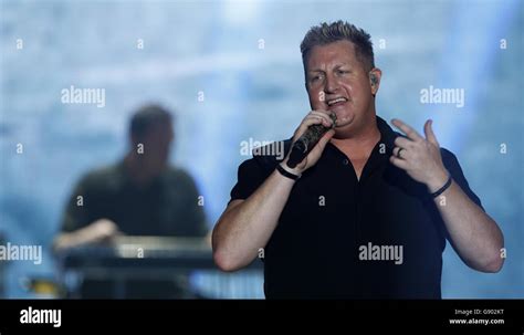 gary lavox lead singer of the rascal flatts performs during the closing ceremony of the invictus