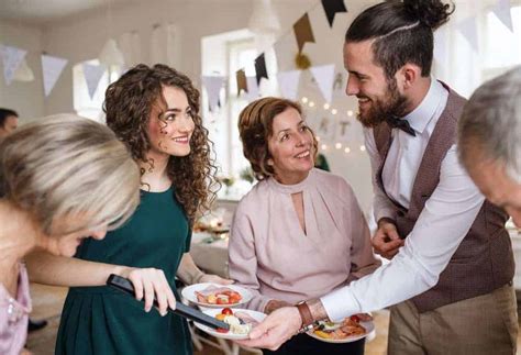 How To Be A Good Party Guest Party Etiquette You Need To Know The