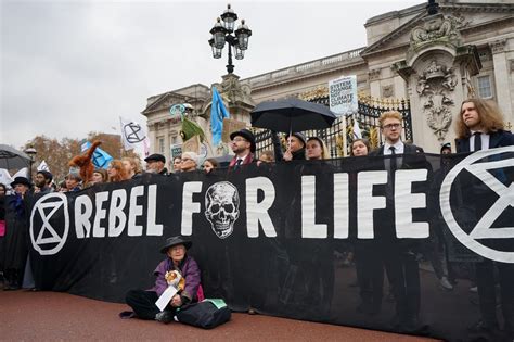 Extinction Rebellion Is The New Movement Fighting Climate Destruction