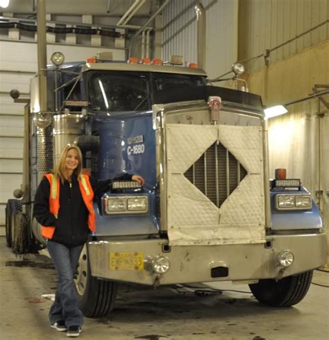 Ice Road Trucker Lisa Dies Ice Road Truckers Darrell Ward Is Dead At