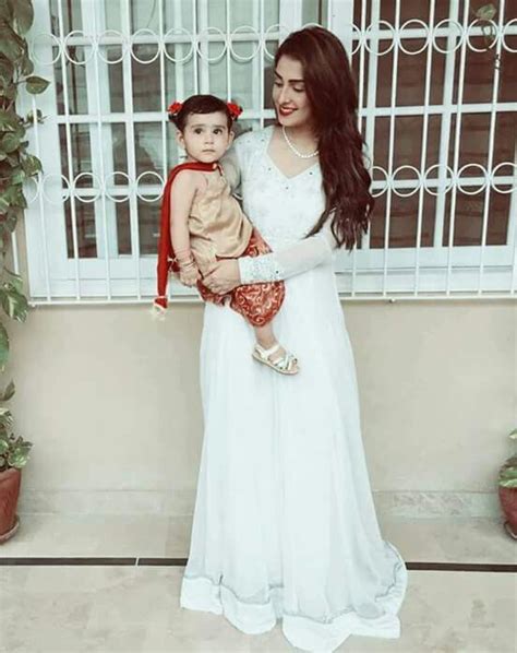 Ayeza Khan And Her Daughter Hoorain Beautiful Pakistani Dresses