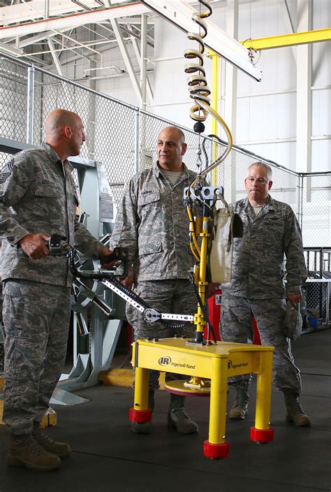 Senior Leaders Visit The 445th Airlift Wing 445th Airlift Wing