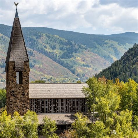 Aspen Chapel With Select Shake Aged Cedar Composite Roofing Tiles From Davinci Roofscapes Iv