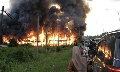 In 2012 cargo weighing 185 tonnes was handled at. 60 Hilang Tempat Tinggal Rumah Terbakar Di Lahad Datu ...