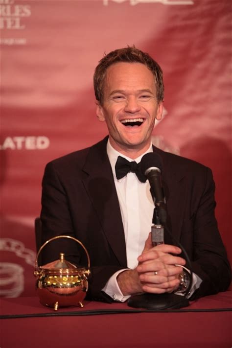 photos harvard s hasty pudding theatricals honor neil patrick harris as 2014 man of the year