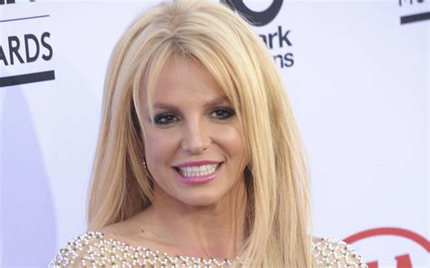 Britney Spears Assures Fans It S Okay Not To Be Perfect In Uplifting