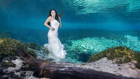 Trash The Dress Underwater Photography Youtube