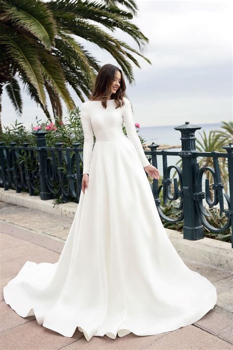 Plus Size Simple Vintage Soft Satin Long Sleeves Bridal Ball Gown