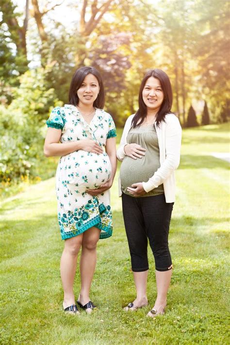 mujeres asiáticas embarazadas imagen de archivo imagen de embarazado hembra 20703807