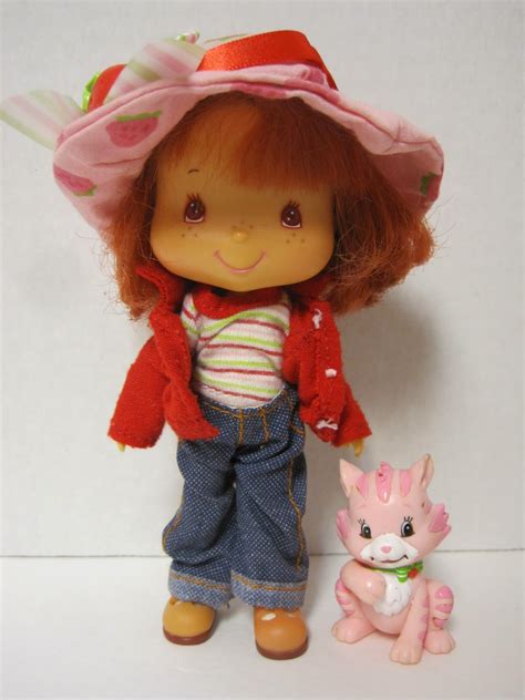 Never Grow Up A Moms Guide To Dolls And More Strawberry Shortcake