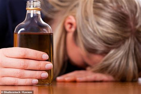 Passing Out Drunk Could More Than Double Your Risk Of Later Developing Dementia Daily Mail Online
