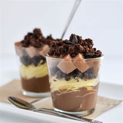 They're perfect for parties as a complement to finger foods. 24 Easy Mini Dessert Recipes - Delicious Shot Glass Desserts