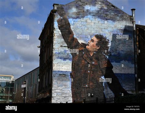 Billy Connolly Mural Glasgow Stock Photo Alamy
