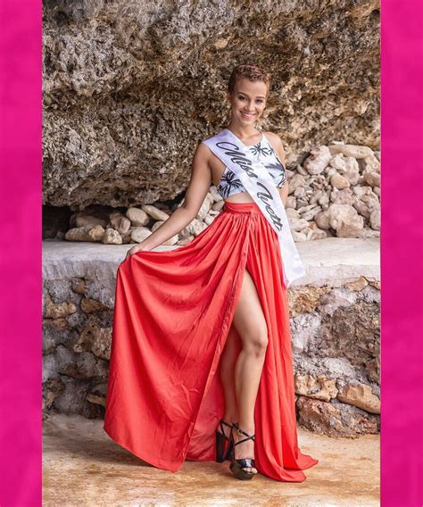 Ivette Madelin Dominican Republic Dominican Republic Instagram Sari Fashion Movies Girls