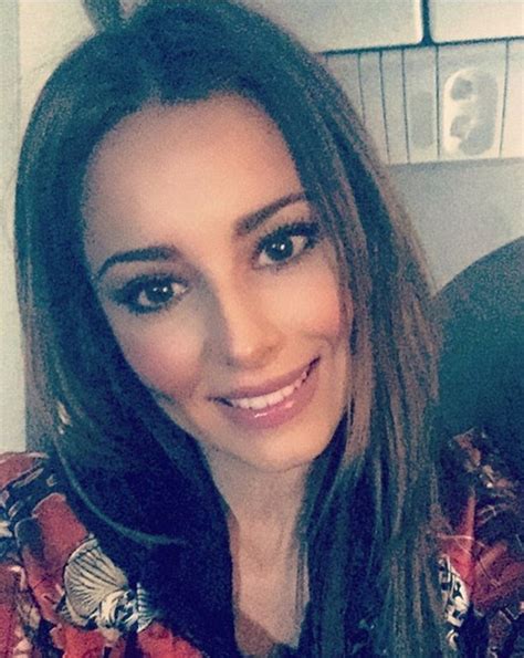 Cheryl Posts Angelic Blue Eyed Selfie With Halo Daily Mail Online