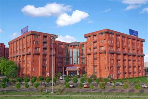 Sharda University Su Greater Noida Admission Fees Courses