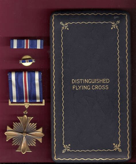 Original Wwii Ww2 Us Distinguished Flying Cross Medal With Case Etsy