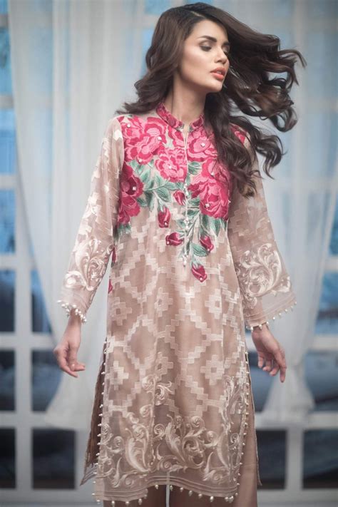 Pin By Saman Janjua On My Wardrobe Pakistani Dress Design Pakistani Outfits Simple Pakistani