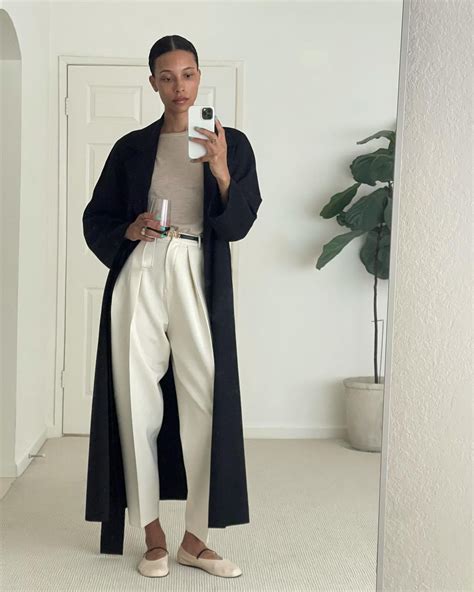 7 Nineties Minimalist Outfits Fashion Insiders Are Wearing Who What Wear