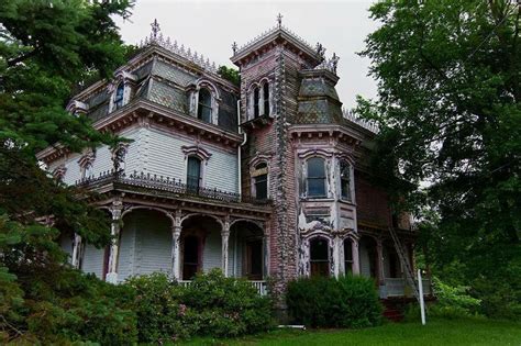 Old Mansions Victorian Mansions Mansions For Sale Abandoned Mansions