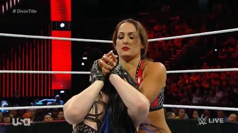 Wwe Raw Nikki Bella Vs Paige Divas Championship Match Youtube