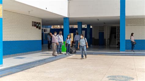 Escuelas Bicentenario Realizó Inspecciones A Cuatro Colegios De Lima