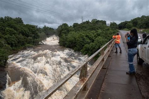 Последние твиты от cyclone eloise(@paullyskin). Cyclone Eloise: Death toll in SA rises to four - LNN ...