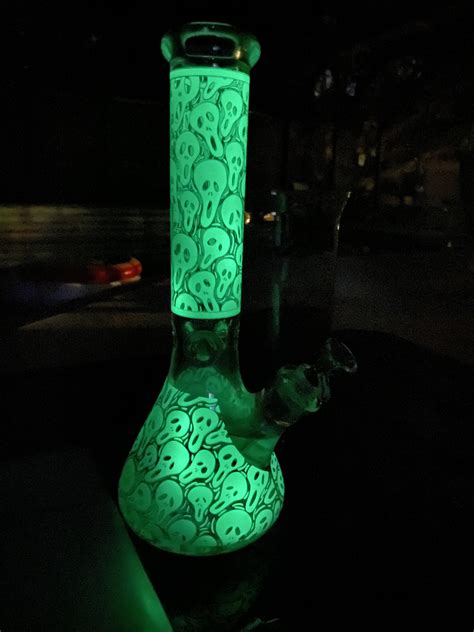Scream Themed Glow In The Dark Bong Rippin Fat Milky Hits R Trees