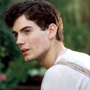 Young henry cavill gif young henrycavill serious. henry cavill young | Tumblr