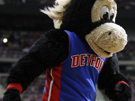 Video Pistons Mascot Accepts Ice Bucket Challenge Nominates Mascot