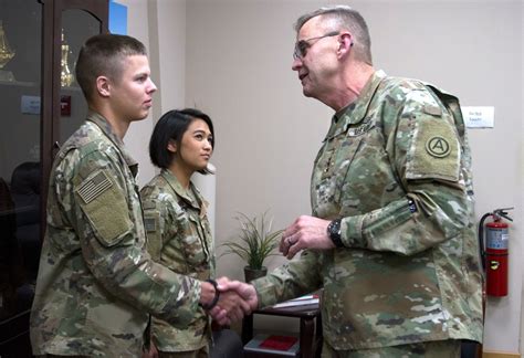 Dvids Images Usarcent Commander Recognizes Soldiers Image 3 Of 4