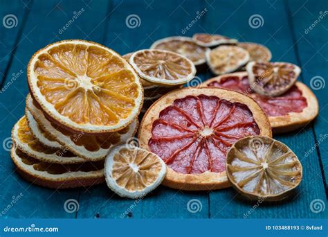 Getrocknete Orangen Zitrone Kalk Und Pampelmuse Auf Treibstoff